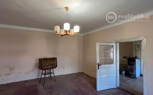 KECHNEC - RODINNÝ DOM NA VÝBORNOM MIESTE, POZEMOK 1.958M2.