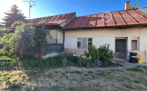 KECHNEC - RODINNÝ DOM NA VÝBORNOM MIESTE, POZEMOK 1.958M2.