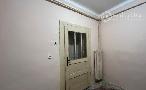 KECHNEC - RODINNÝ DOM NA VÝBORNOM MIESTE, POZEMOK 1.958M2.