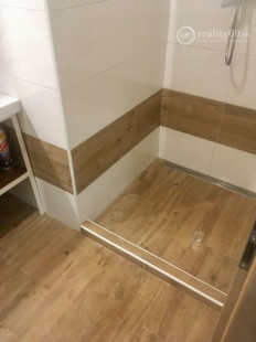 MARKUŠKA - GEMER - 4 IZBOVÝ RD VHODNÝ NA BÝVANIE A PODNIKANIE, POZEMOK 1669 M2