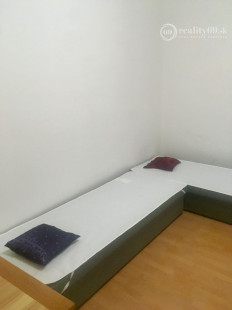 MARKUŠKA - GEMER - 4 IZBOVÝ RD VHODNÝ NA BÝVANIE A PODNIKANIE, POZEMOK 1669 M2