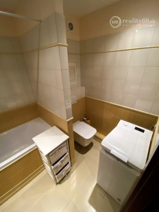 NOVÁ SUPER CENA - MIŠKOVECKÁ - PEKNÝ MODERNÝ BYT PO KOMPLETNEJ REKONŠTRUKCII ČIASTOČNE ZARIADENÝ.