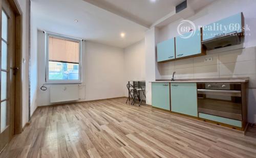 FURČA - NOVOSTAVBA 2 IZBOVÝ TEHLOVÝ BYT S PARKOVACÍM MIESTOM.