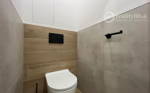 TERASA - NEŠPOROVA 3 IZBOVÝ SUPER MODERNÝ BYT 66 M2, LODŽIA, KLIMATIZÁCIA, PRÁČKA