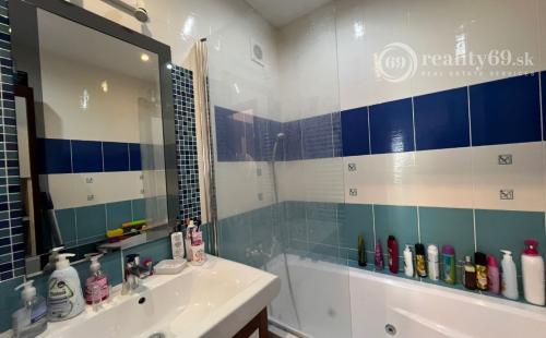 ŤAHANOVCE - ČÍNSKA PEKNÝ 3 IZBOVÝ BYT 79 M2, LODŹIA.