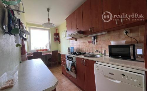 TERASA - MATUŠKOVA 3 IZBOVÝ  BYT V TOP LOKALITE 62 M2, LODŽIA A PIVNICA.