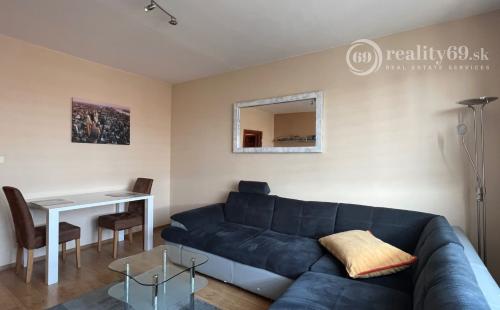 TERASA - MATUŠKOVA 3 IZBOVÝ  BYT V TOP LOKALITE 62 M2, LODŽIA A PIVNICA.