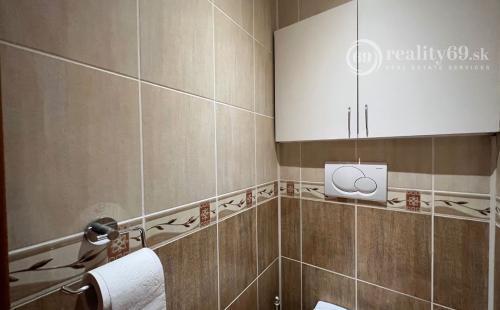 TERASA - MATUŠKOVA 3 IZBOVÝ  BYT V TOP LOKALITE 62 M2, LODŽIA A PIVNICA.