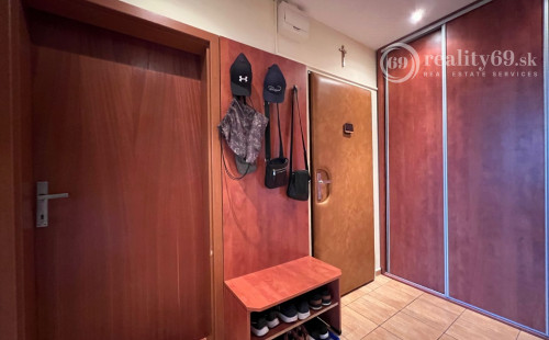 TERASA - MATUŠKOVA 3 IZBOVÝ  BYT V TOP LOKALITE 62 M2, LODŽIA A PIVNICA.