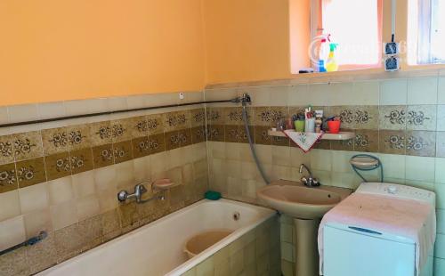 MAĎARSKO - BÓDVASZILAS 3 IZBOVÝ RD V OBCI S KOMPLETNOU INFRAŠTRUKTÚROU