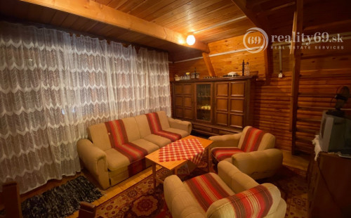 MAĎARSKO - PEKNÝ REKREAČNÝ ZRUB PRI TERMÁLNOM KÚPALISKU.