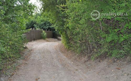 MAĎARSKO - PANYOK PEKNÝ POZEMOK 1.040 M2.