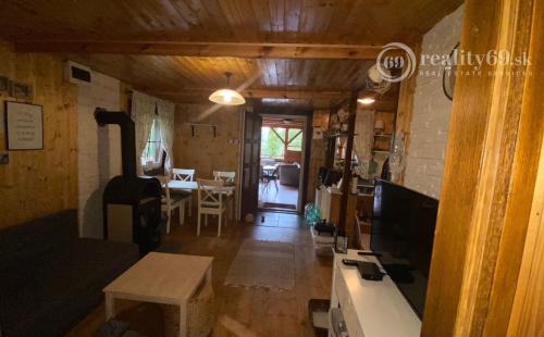 MAĎARSKO - LUXUSNÁ CHATA S LETNOU KUCHYŇOU A BAZÉNOM