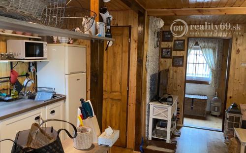 MAĎARSKO - LUXUSNÁ CHATA S LETNOU KUCHYŇOU A BAZÉNOM