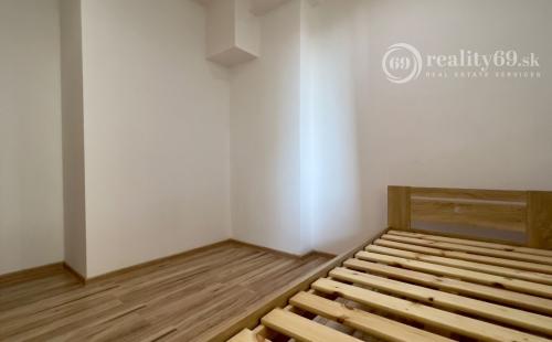 FURČA - NOVOSTAVBA 2 IZBOVÝ TEHLOVÝ BYT S PARKOVACÍM MIESTOM.