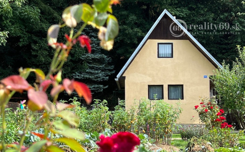 KOSTOĽANY NAD HORNÁDOM - POSCHODOVÁ CHATA, UPRAVENÝ POZEMOK