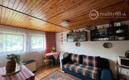 KOSTOĽANY NAD HORNÁDOM - POSCHODOVÁ CHATA, UPRAVENÝ POZEMOK