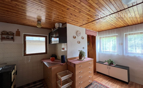 KOSTOĽANY NAD HORNÁDOM - POSCHODOVÁ CHATA, UPRAVENÝ POZEMOK