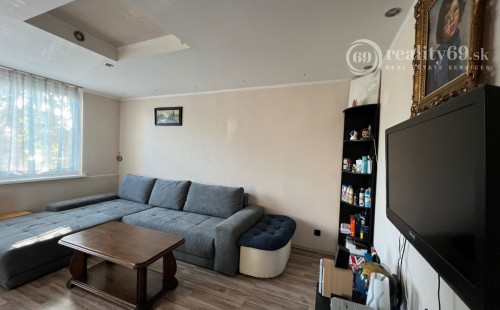 TERASA - HUMENSKÁ 3 IZBOVÝ PEKNÝ BYT 1/8 POSCHODIE, 66M2 ČIASTOĆNÁ REKONŠTRUKCIA