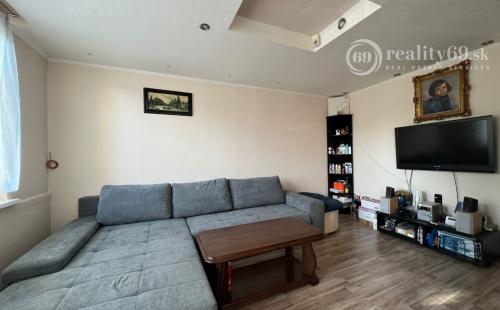 TERASA - HUMENSKÁ 3 IZBOVÝ PEKNÝ BYT 1/8 POSCHODIE, 66M2 ČIASTOĆNÁ REKONŠTRUKCIA