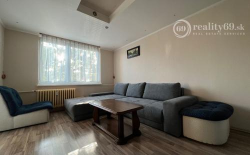 TERASA - HUMENSKÁ 3 IZBOVÝ PEKNÝ BYT 1/8 POSCHODIE, 66M2 ČIASTOĆNÁ REKONŠTRUKCIA