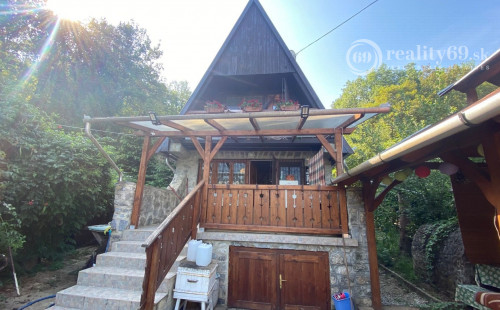 MAĎARSKO - LUXUSNÁ CHATA S ALTÁNKOM A S VÍRIVKOU