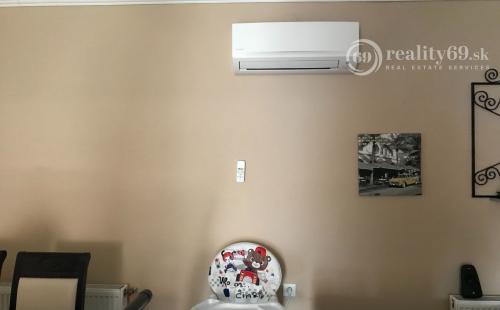 MAĎARSKO - ENCS - PEKNÝ RD ROZDELENÝ NA TRI ČASTI