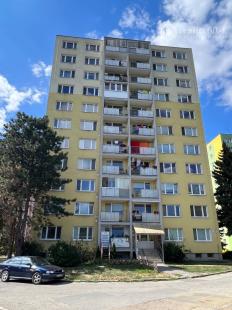 JAZERO - AZOVSKÁ - VEĽKÝ 1 IZBOVÝ BYT 42 M2, PO KOMPLETNEJ REKONŠTRUKCII.