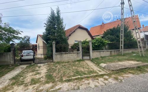 MAĎARSKO - SZENDRO PEKNÝ 4 IZBOVÝ POSCHODOVÝ RODINNÝ DOM