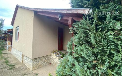 MAĎARSKO - SZENDRO PEKNÝ 4 IZBOVÝ POSCHODOVÝ RODINNÝ DOM