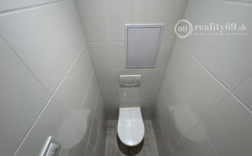 KVP - WURMOVA - 3 IZBOVÝ PO KOMPLETNEJ REKONŠTRUKCII 65 M2, LODŽIA.