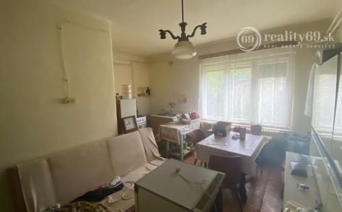 MAĎARSKO - SZALONNA PEKNÝ 3 IZBOVÝ RODINNÝ DOM S GARÁŽOU