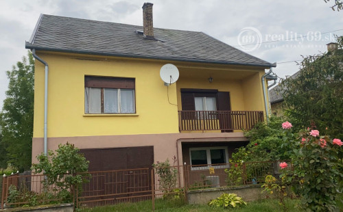 MAĎARSKO - SZALONNA PEKNÝ 3 IZBOVÝ RODINNÝ DOM S GARÁŽOU