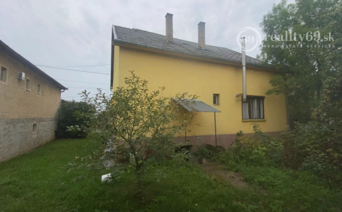 MAĎARSKO - SZALONNA PEKNÝ 3 IZBOVÝ RODINNÝ DOM S GARÁŽOU