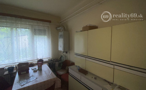 MAĎARSKO - SZALONNA PEKNÝ 3 IZBOVÝ RODINNÝ DOM S GARÁŽOU