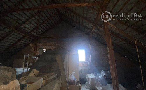 MAĎARSKO - SZALONNA PEKNÝ 3 IZBOVÝ RODINNÝ DOM S GARÁŽOU