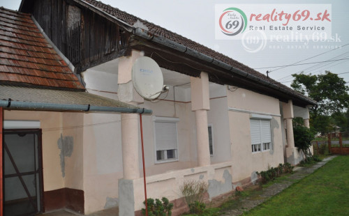 MAĎARSKO - HIDASNÉMETI  PEKNÝ 3 IZBOVÝ RD SO ZÁHRADOU