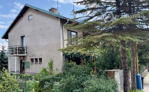 NOVÁ SUPER CENA - TOP LOKALITA -  MENGUSOVSKÁ - 5 IZBOVÝ RD 300 M2, GARÁŽ, PEKNÝ POZEMOK 636 M2.