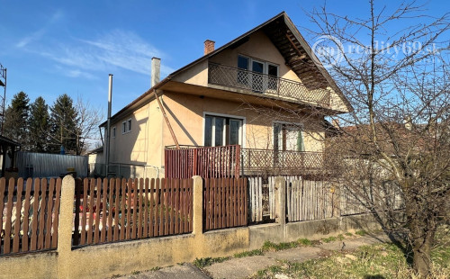 MAĎARSKO - MÉRA - 3 IZBOVÝ RODINNÝ DOM PÔVODNÝ STAV.