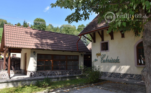 MAĎARSKO - TELKIBÁNYA  ARANYGOMBOS FOGADÓ WELNES  REŠTAURÁCIA.