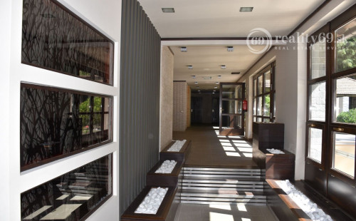 MAĎARSKO - TELKIBÁNYA  ARANYGOMBOS FOGADÓ WELNES  REŠTAURÁCIA.