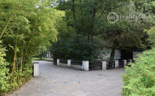 MAĎARSKO - TELKIBÁNYA  ARANYGOMBOS FOGADÓ WELNES  REŠTAURÁCIA.