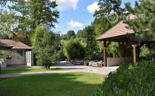 MAĎARSKO - TELKIBÁNYA  ARANYGOMBOS FOGADÓ WELNES  REŠTAURÁCIA.