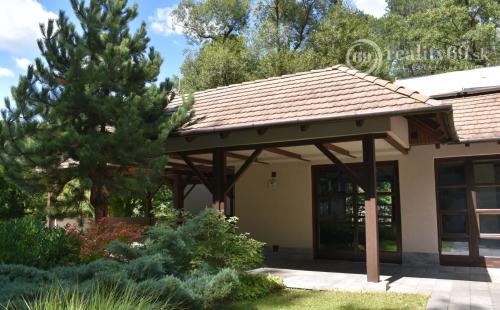 MAĎARSKO - TELKIBÁNYA  ARANYGOMBOS FOGADÓ WELNES  REŠTAURÁCIA.