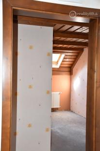 MAĎARSKO - TELKIBÁNYA  ARANYGOMBOS FOGADÓ WELNES  REŠTAURÁCIA.