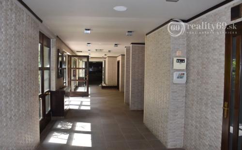 MAĎARSKO - TELKIBÁNYA  ARANYGOMBOS FOGADÓ WELNES  REŠTAURÁCIA.