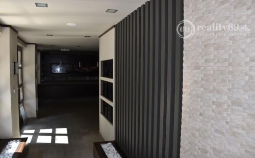 MAĎARSKO - TELKIBÁNYA  ARANYGOMBOS FOGADÓ WELNES  REŠTAURÁCIA.