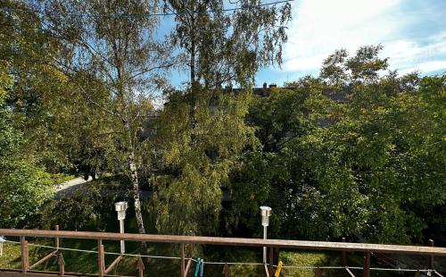 REZERVOVANÉ - ŠACA - ŽELEZIARENSKÁ PEKNÝ 2 IZBOVÝ BYT 60 M2, 3 POSCHODIE, BALKÓN.