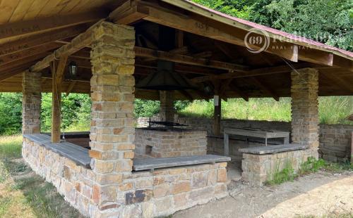 STEBNICKÁ HUTA - REKEREAČNÝ KOMPLEX SLNEČNÝ MAJER NA 22HA POZEMKU.