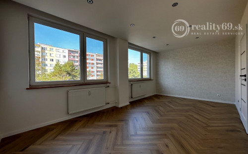 JAZERO - DRUŽICOVÁ 3 IZBOVÝ BYT PRE NÁROČNÉHO KLIENTA - TOP REKONŠTRUKCIA, ZASKLENNÁ LODŽIA.